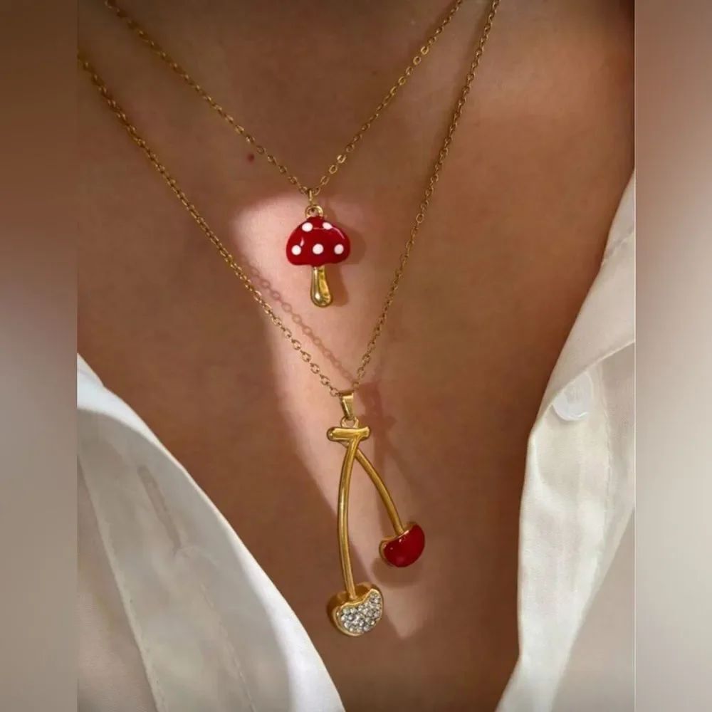Red Mushroom Necklace Q731
